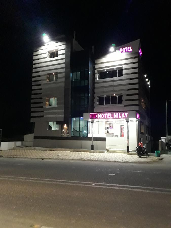 Hotel Nilay Dwārka Exteriör bild