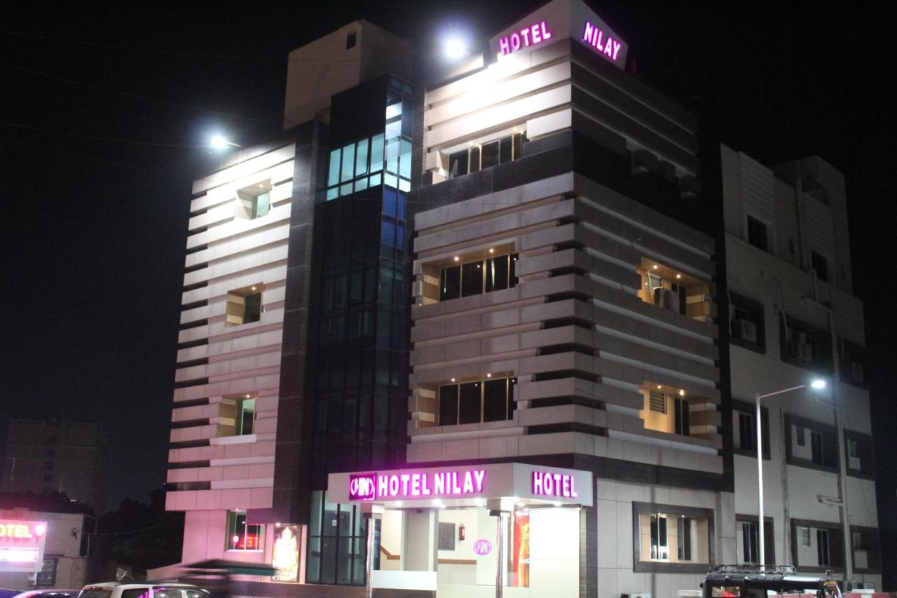 Hotel Nilay Dwārka Exteriör bild